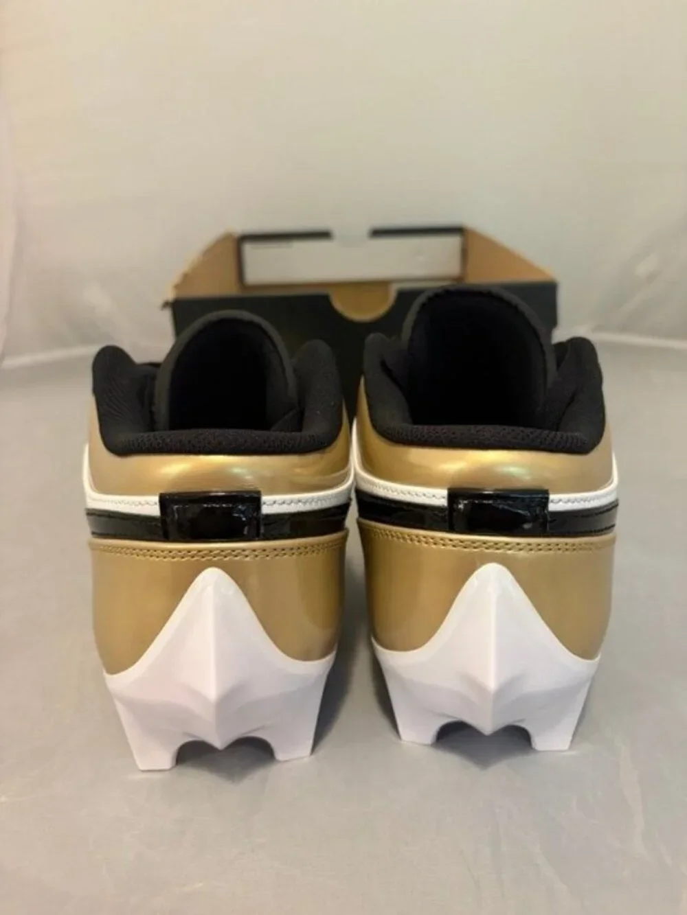 Jordan 1 low TD gold toe black football cleats men’s size 10.5 FJ6245 701 New